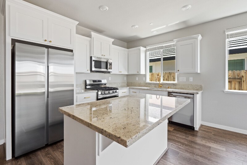 Building Photo - 1305 Swallowtail Dr