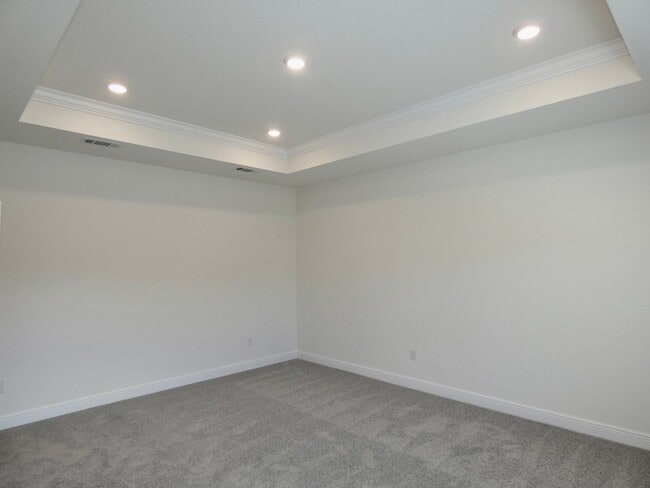 Building Photo - 4721 Majestic Palm St