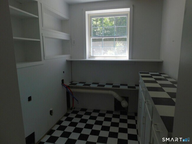 Building Photo - 60 Osga Ln
