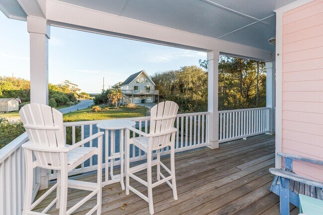 Building Photo - OFF-SEASON MONTHLY RENTAL