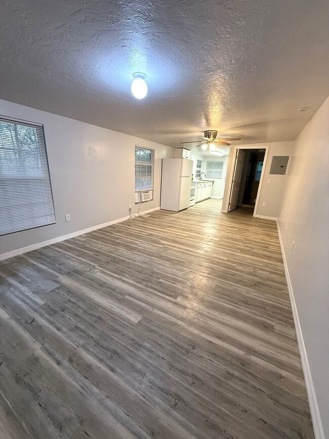 Building Photo - 3005 Hawthorne St