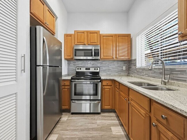 Building Photo - Spacious 1BR Duplex Near Beaches – Private Yard + Amenities! 1bed|1bath
