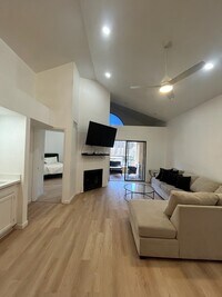 Building Photo - 10301 N 70th St