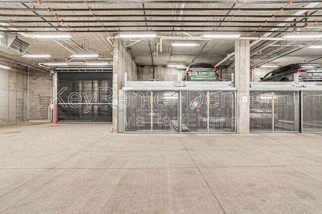 Building Photo - 1601 Park Ave