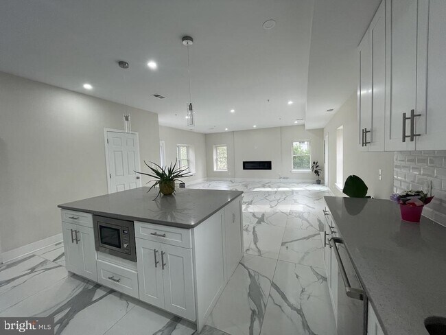 Building Photo - 8618 Jones Mill Rd