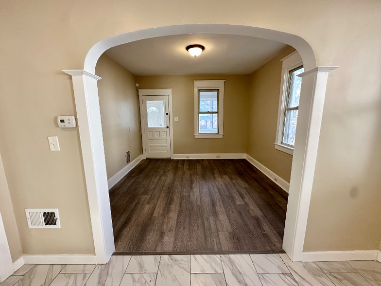 Building Photo - 25 Indian Spring Rd