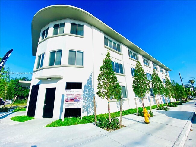 Building Photo - 1580 NW 2nd St