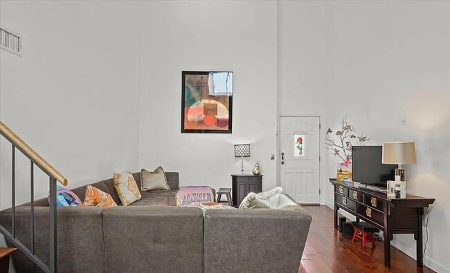 Building Photo - 12938 Valleyheart Dr