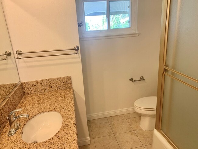 Building Photo - Five Bedroom Single Family Home in Irvine!