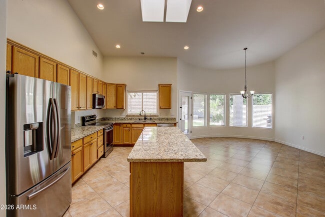 Building Photo - 1918 E Marilyn Rd