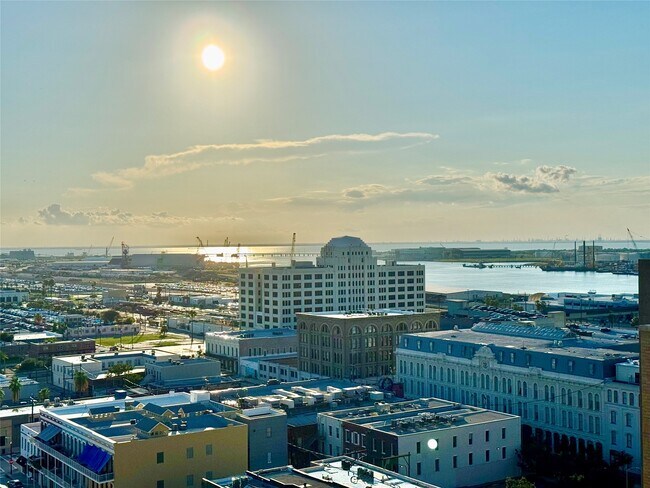 Building Photo - 2201 Market St