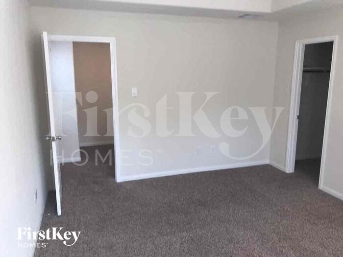 Building Photo - 6630 Blimp Base Blvd