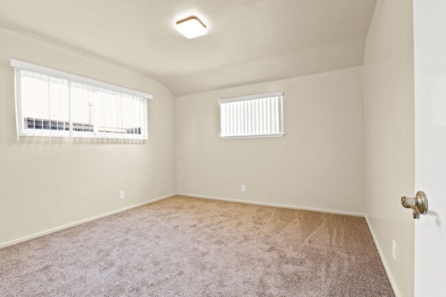 Building Photo - Spacious Whittier Home