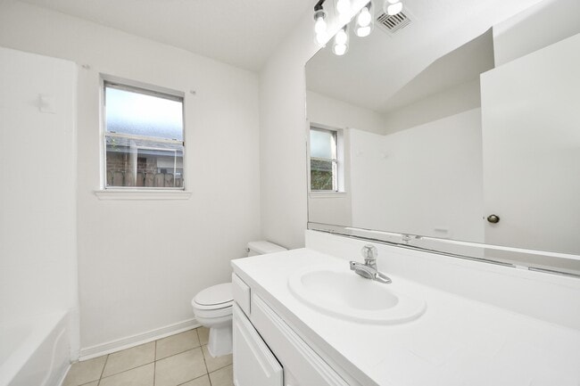 Building Photo - 3611 Bee Bayou Ln