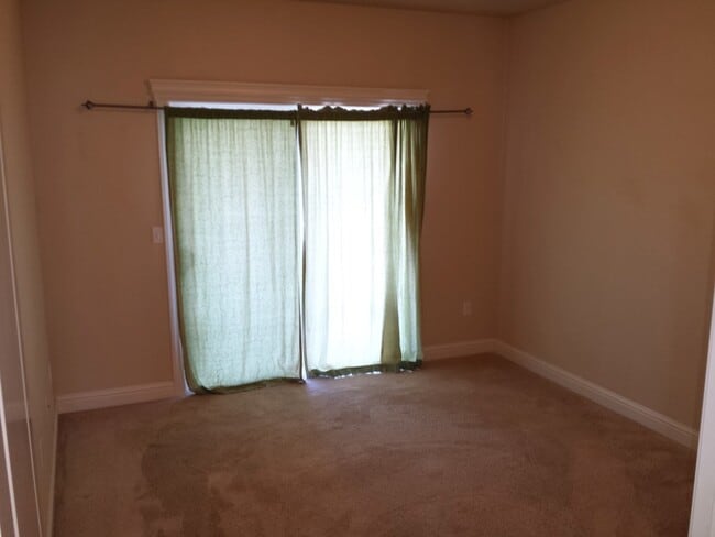 Building Photo - Lake California Home for Rent | Gated Community, Lake Access, River Access, Garage
