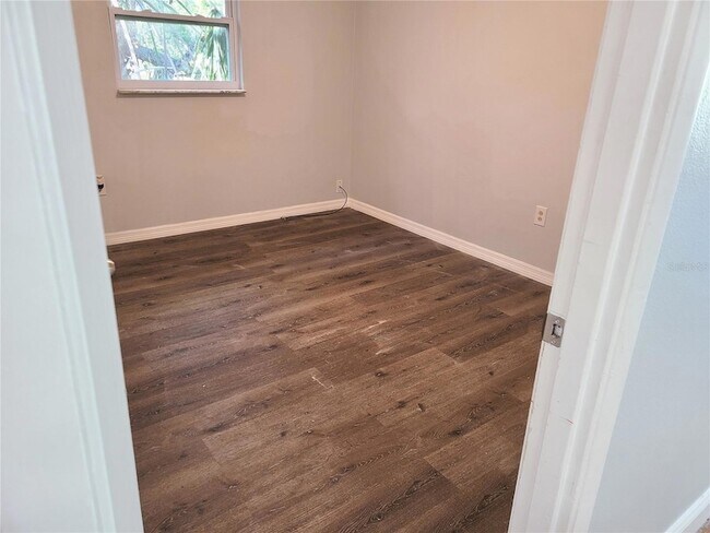 Building Photo - 6540 Lincoln Rd