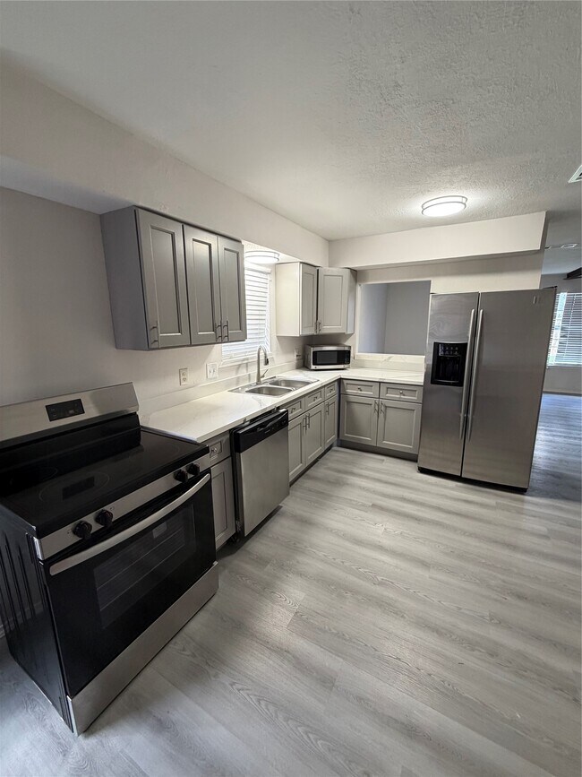 Building Photo - 6618 McCullum Rd