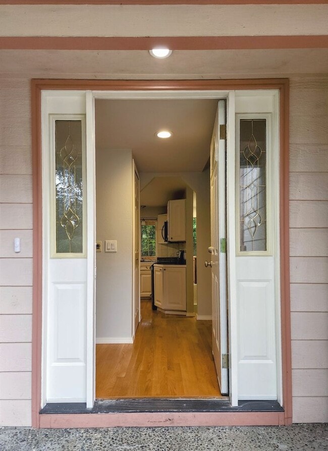 Building Photo - Welcome to your new home in the heart of Juanita!