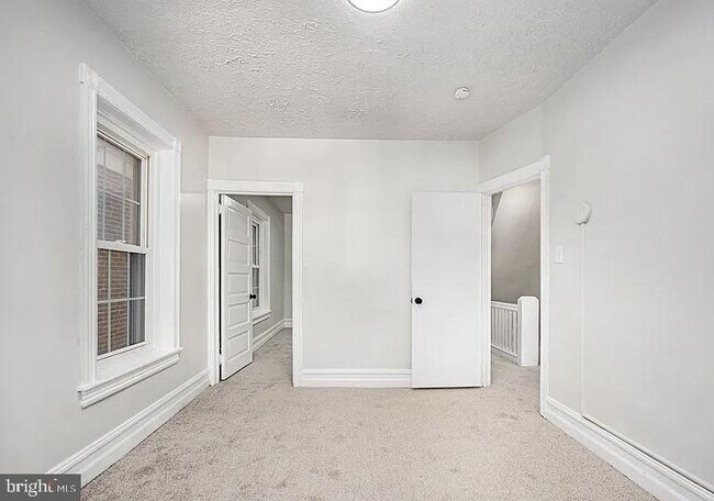 Building Photo - 851 South St