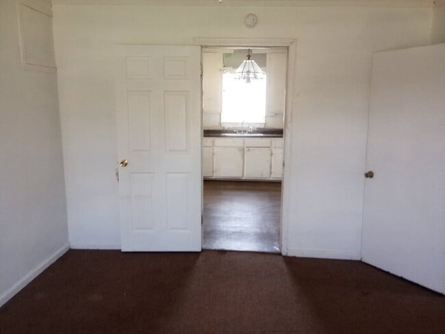 Building Photo - 406 Churchwell Ave