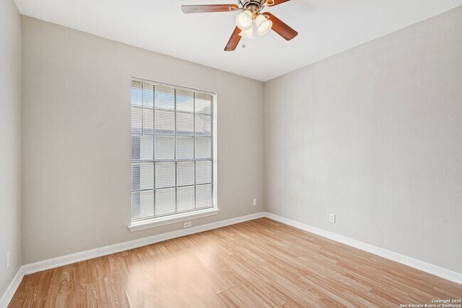 Building Photo - 10609 Starcrest Dr