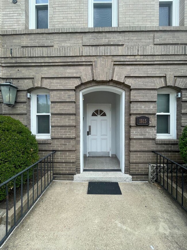 Building Photo - Dupont Circle 2-level Condo at The Cygnet. 1 Bed/1 Full Bath, Fireplace and Modern Kitchen