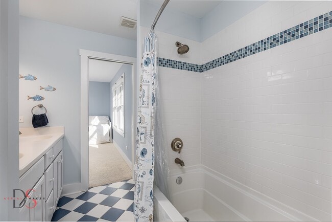Building Photo - 7 Windward Way