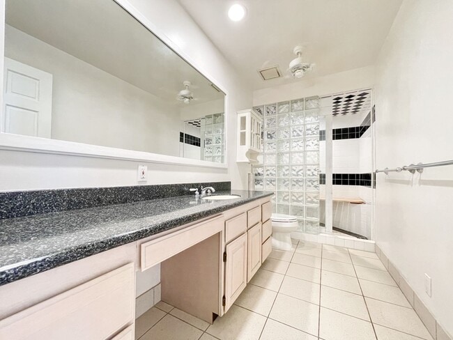 Building Photo - Dog Friendly 2/2 Kailua Duplex with one off-street parking!