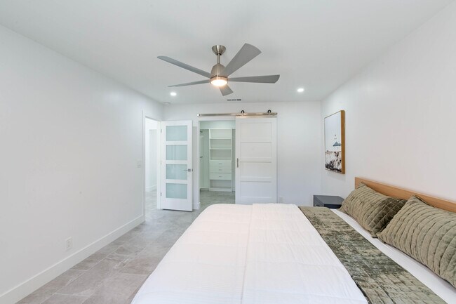 Building Photo - 253 Wood Dale Dr