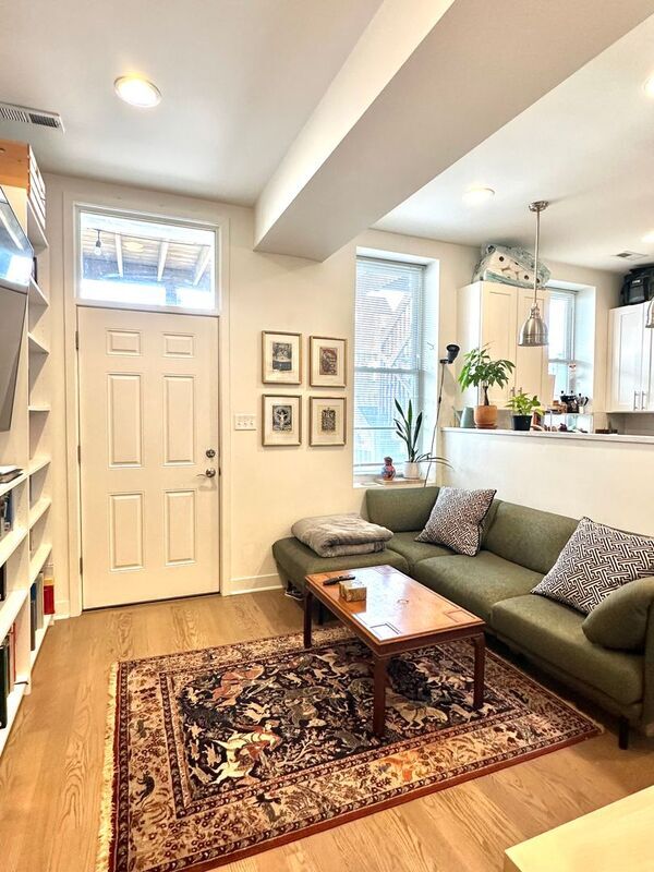 Building Photo - 1520 W 18th Pl