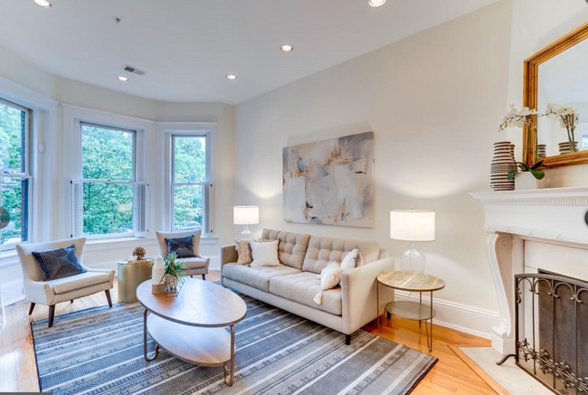 Building Photo - Stunning Condo Dupont Circle!  Pets Welcom...