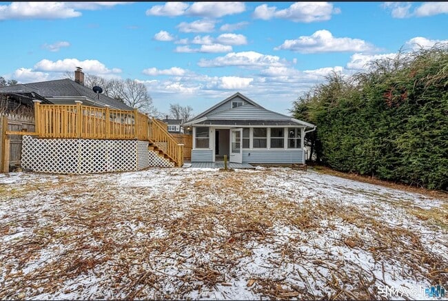 Building Photo - 87 Melrose Ave