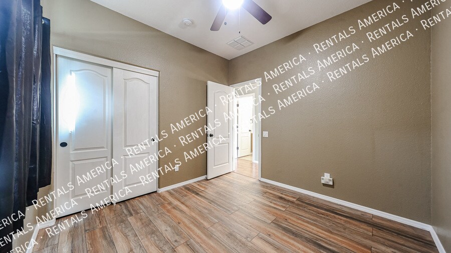 Building Photo - 11555 W Kinderman Dr