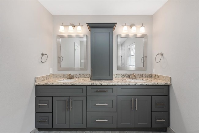 Building Photo - 3827 Linkview Dr