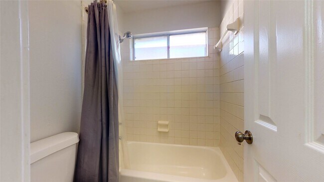 Building Photo - 15319 Cobblestone Point Ct