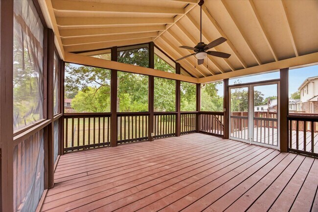 Building Photo - 717 Goodpasture Terrace