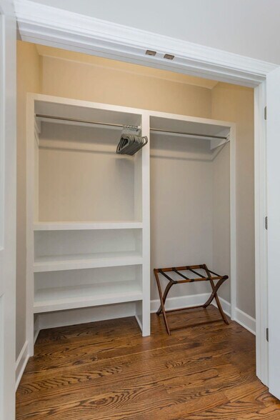 Building Photo - 814 Smiley St