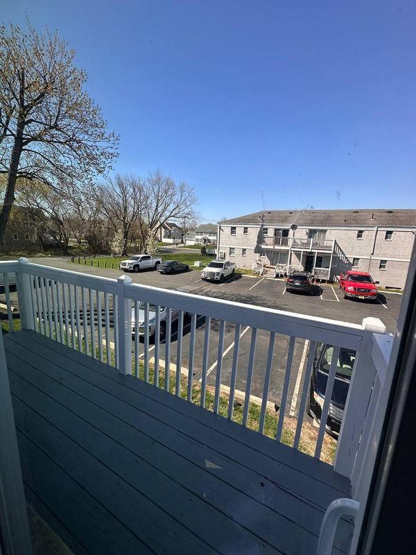 Building Photo - 581 Patten Ave