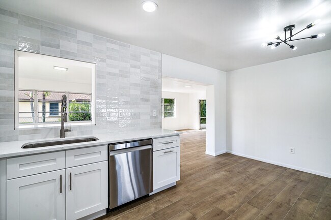 Building Photo - 924 Marlin Dr