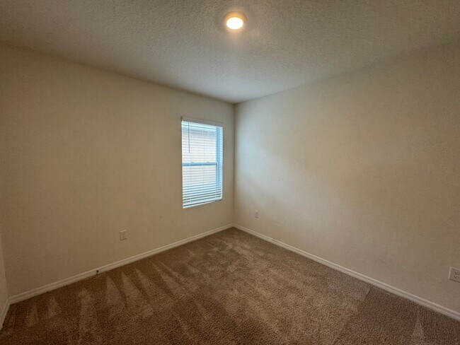Building Photo - 3BD/2BA Modern Florida Home Living Reimagined — Solar-Powered Elegance Near I-95 in Edgewater! FU...