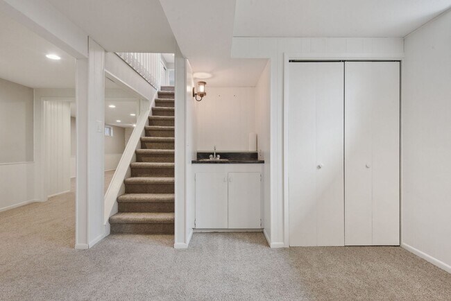 Building Photo - 3 Bedroom single family home in Lakewood