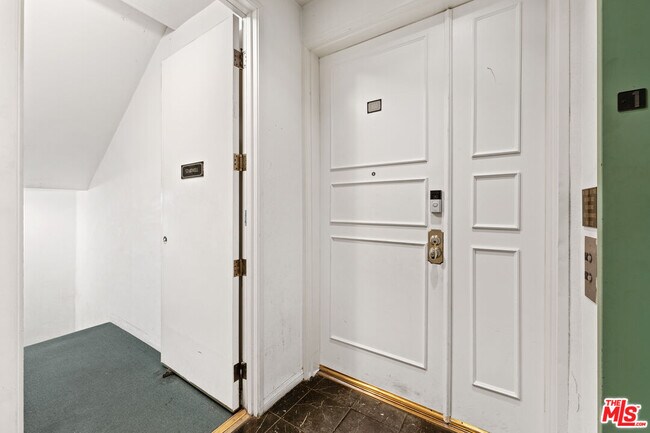 Building Photo - 3603 Dunn Dr
