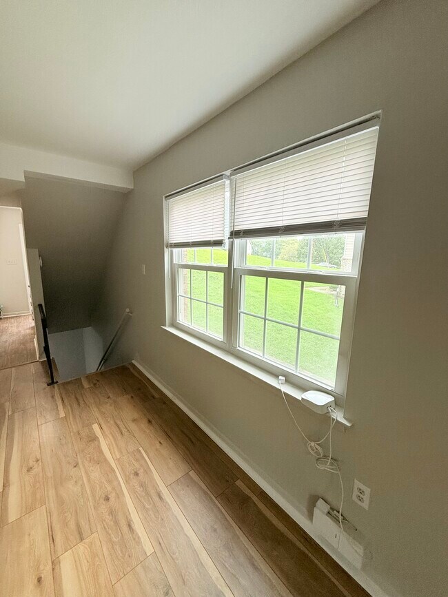 Building Photo - 5326 Carolyn Cir