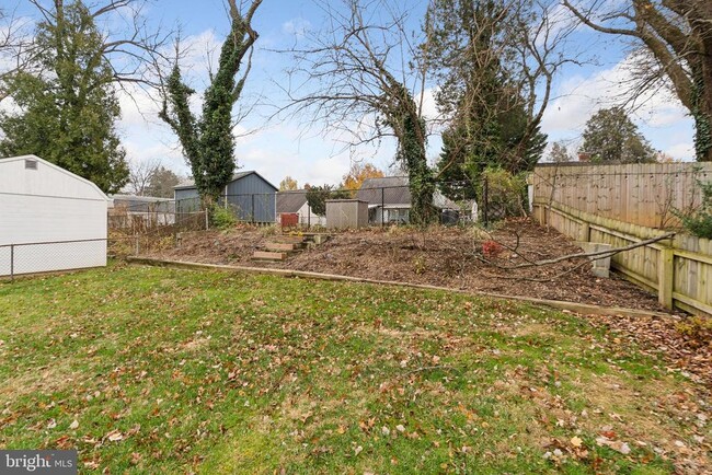 Building Photo - 5716 Crawford Dr