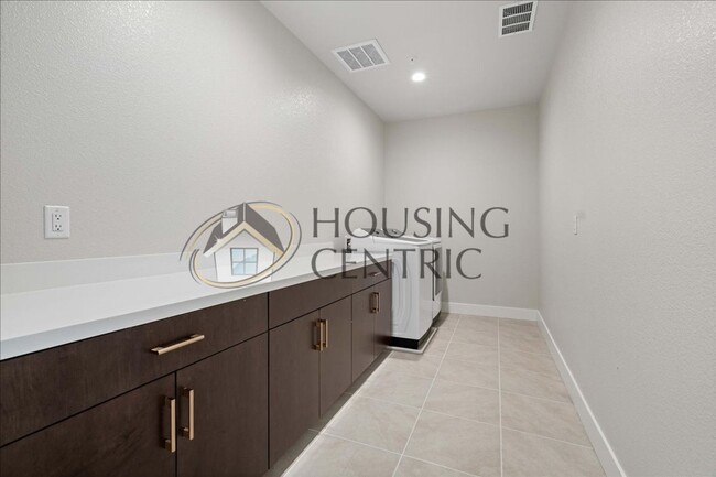 Building Photo - New Construction Executive Rental Home in ...