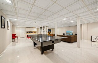 Building Photo - 545 Johnston Dr