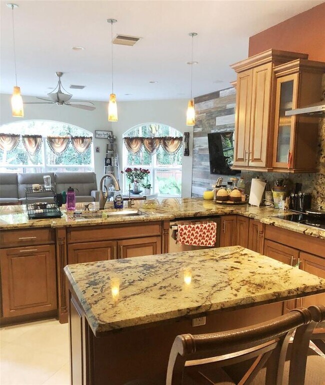 Building Photo - 6301 SW 58th Ct