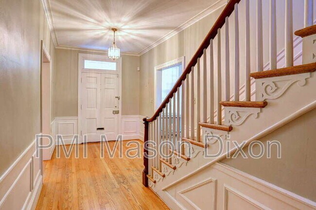 Building Photo - 5304 Springlake Way