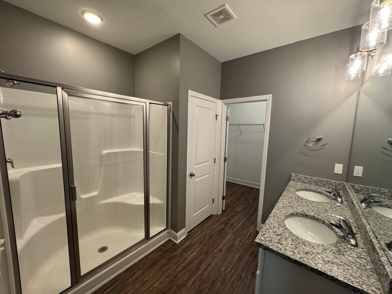 Building Photo - 27244 McKenna Dr