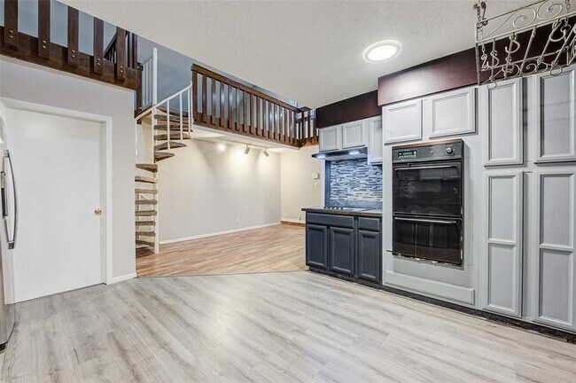 Building Photo - 1710 Bodart Ct